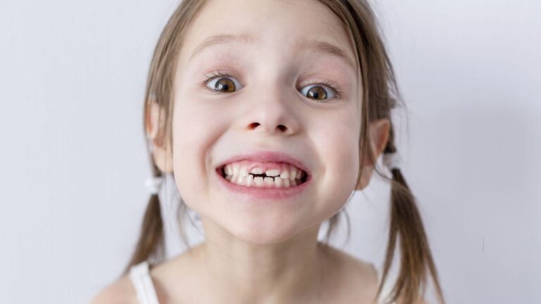 Dente de leite: tudo do nascimento à queda!
